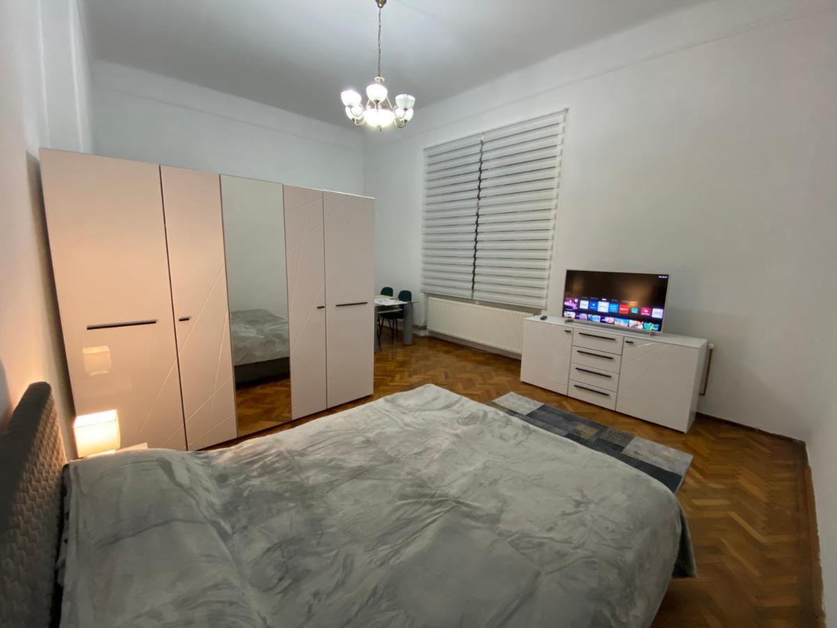 Apartament Super Central Cu Parcare Privata Apartment Arad Exterior photo